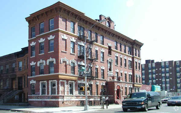 Primary Photo - 437 Throop Ave