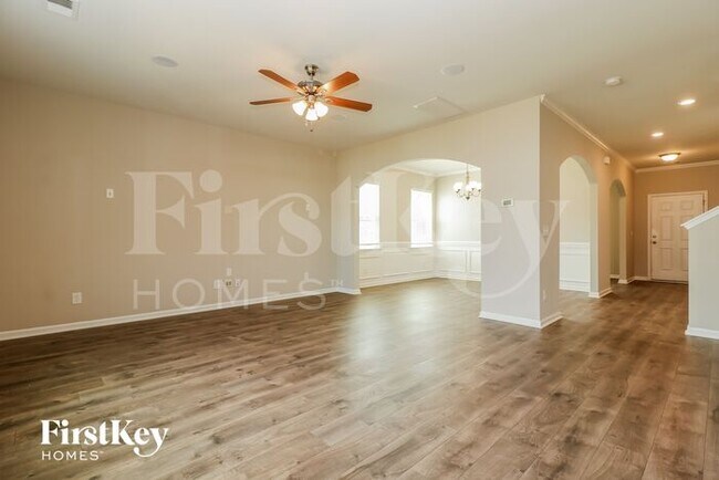 Building Photo - 161 Blackwater Way