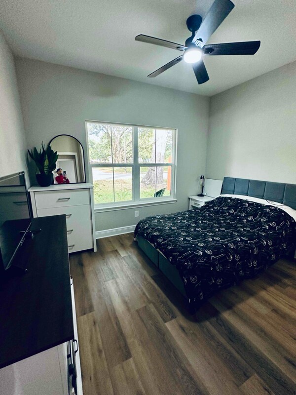 Foto del edificio - 2317 Klinger St