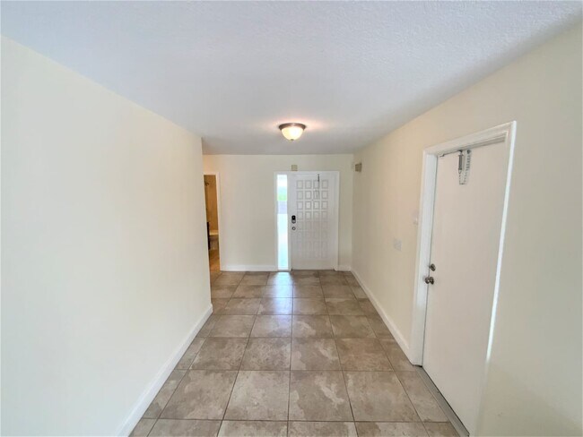 Foto del edificio - 1560 NW 13th Ave