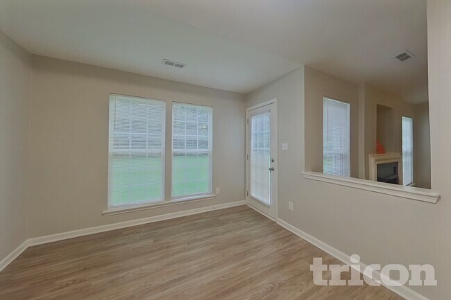 Foto del edificio - 1816 Oakdale Green Dr