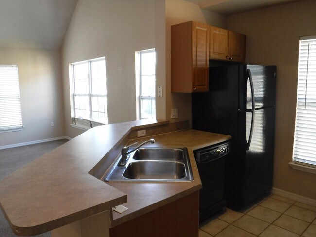 Foto del edificio - Modern 2 Bed/2 Bath Condo in Sarasota with Spacious Layout and Prime Location!