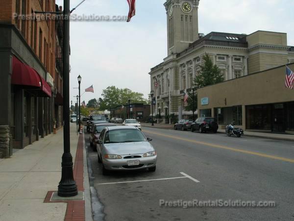 Building Photo - 165 Main St