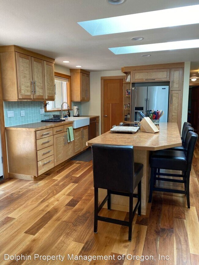 Foto del edificio - 3 br, 2 bath House - 5222 Hilltop Drive