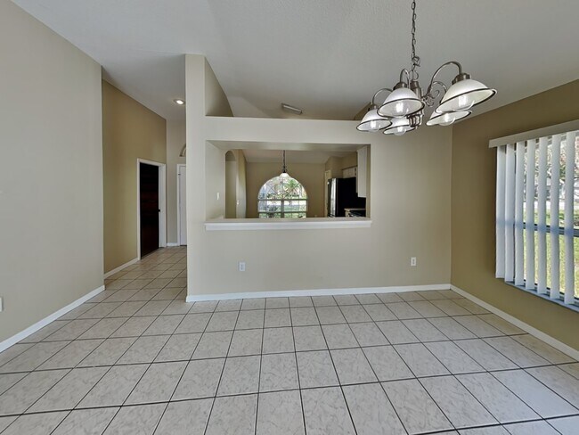 Building Photo - 5404 Chenault Pl