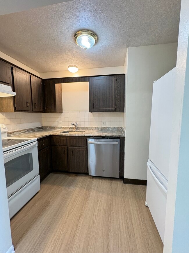 Photo - APTS in Everett, Malden, Chelsea & Boston