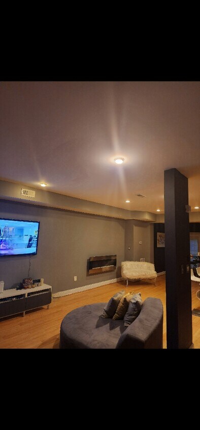 Foto principal - 4911 9th St NW