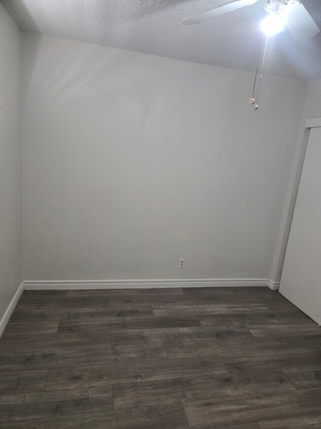 Foto del edificio - 3360 Athens St