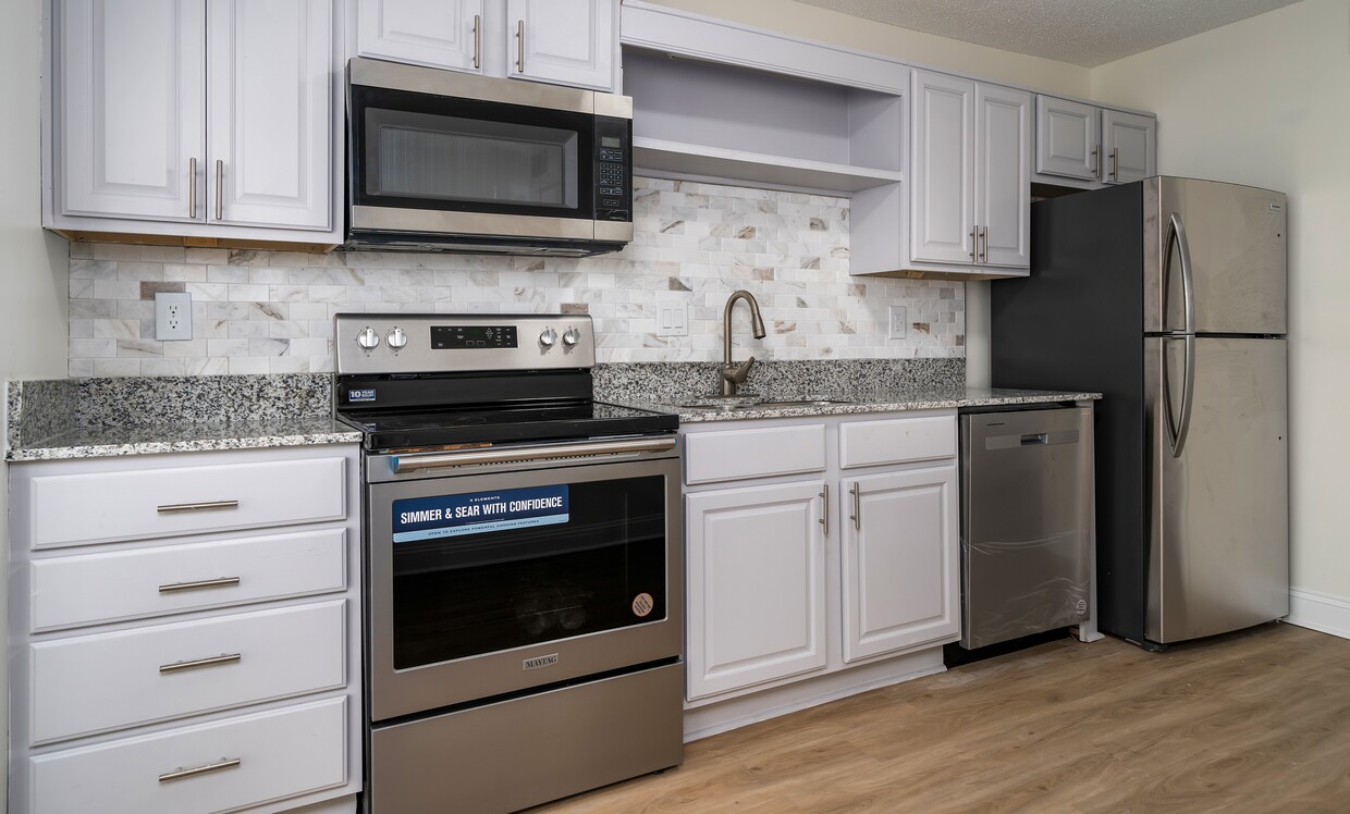 Foto principal - Beacon Pointe Apartments