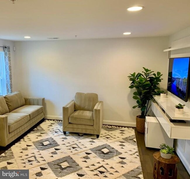 Foto del edificio - 118 Vanguard Ln