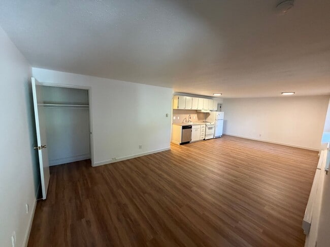 Building Photo - 3457 23rd Ave W