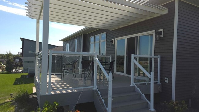 Building Photo - Incredible Home with Great Views in NW Bis...
