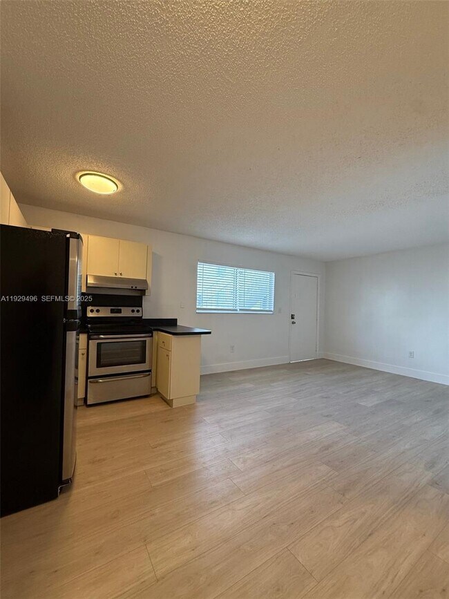 Foto del edificio - 131 NW 77th St