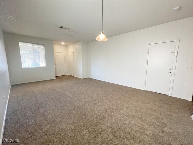 Foto del edificio - 1312 Creek Village Ave