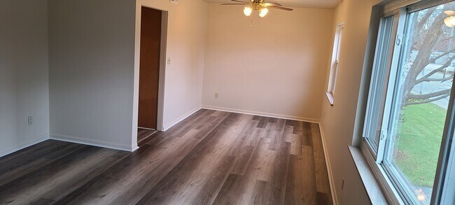 Dining Area - 2701 Washington Ave