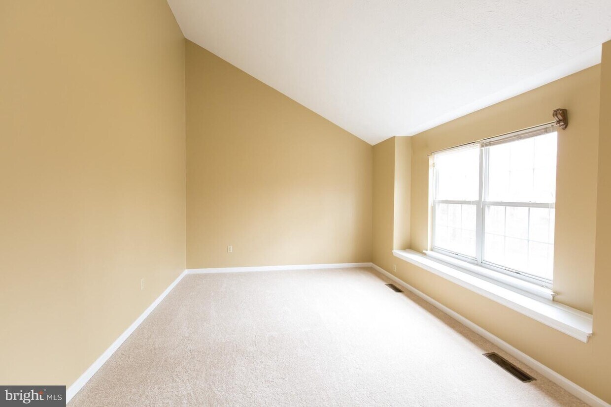 Foto principal - 9209 Allentown Rd