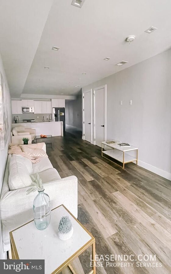 Foto del edificio - 1264 Holbrook Terrace NE