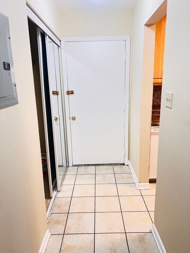 Foto principal - 655 Deepwoods Dr