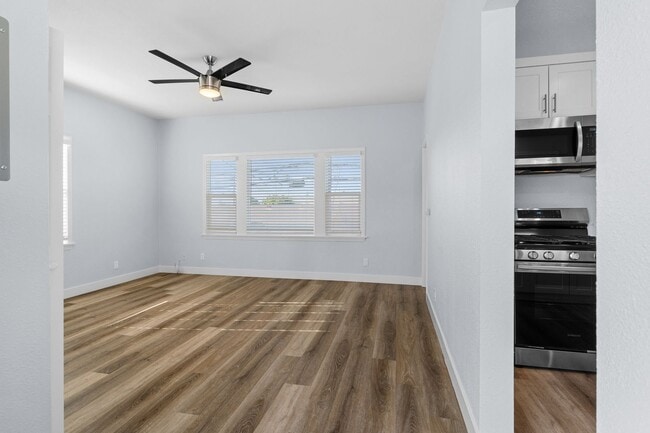 Building Photo - 1711 E Appleton St