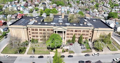 Building Photo - 1318 19th Ave