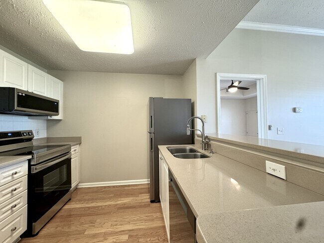 Foto del edificio - 2025 Woodmont Blvd
