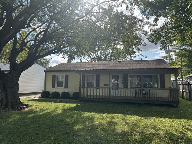 Building Photo - 375 Ely St