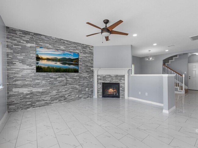 Foto del edificio - 6131 Settlers Lake Cir W