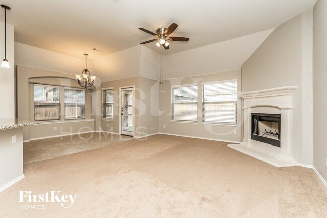 Foto del edificio - 222 Carson Dr