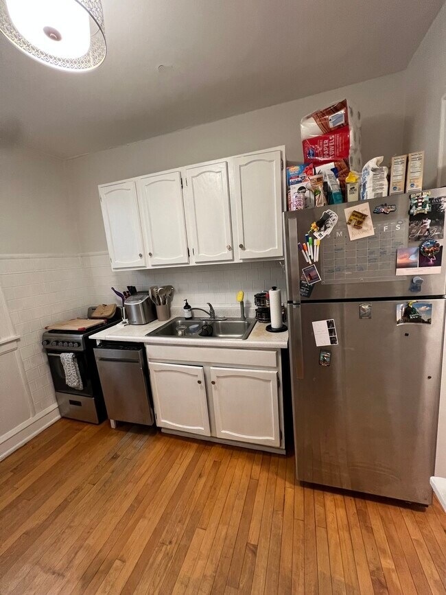 Foto del edificio - 2131 W Giddings St