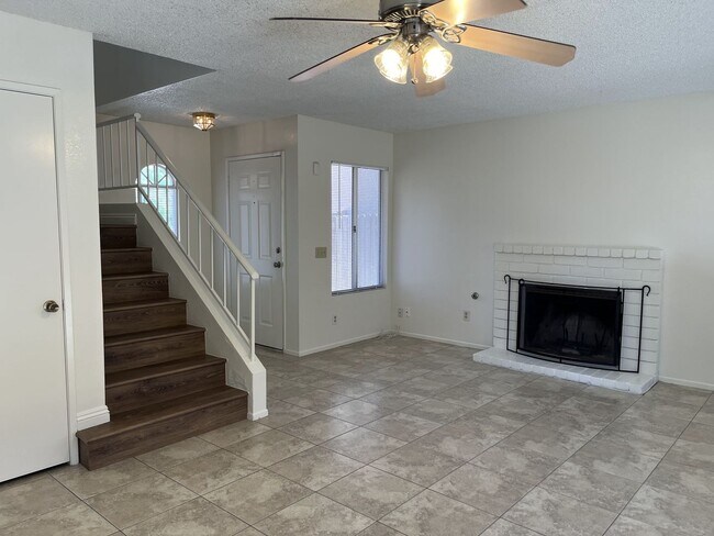 Foto del edificio - 4 bedroom, 2.5 bath home for rent