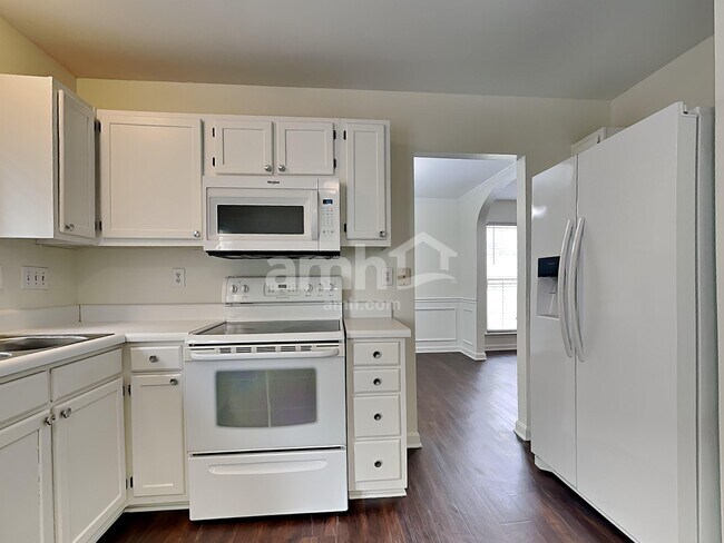 Foto del edificio - 7410 Henderson Park Rd