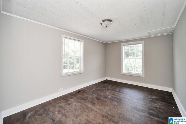 Building Photo - 84 Chercola St