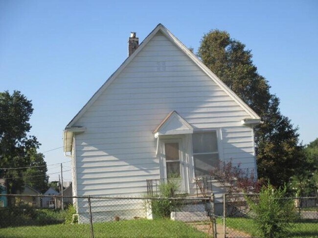 Foto del edificio - Large 2 bed 1 bath house