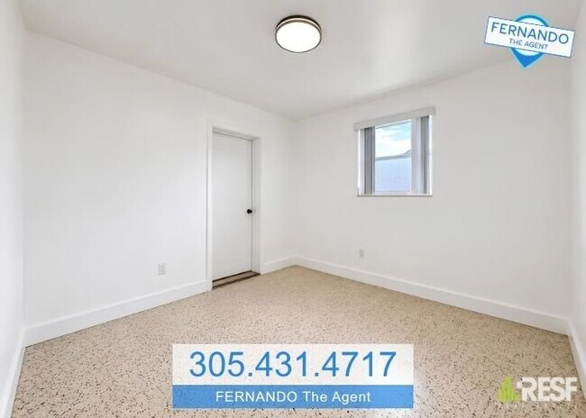 Foto del edificio - 212 Northwest Blvd