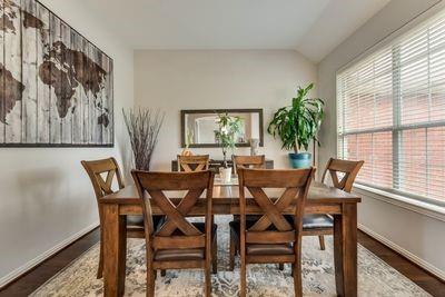 Foto del edificio - 8400 Emerald Glen Ln