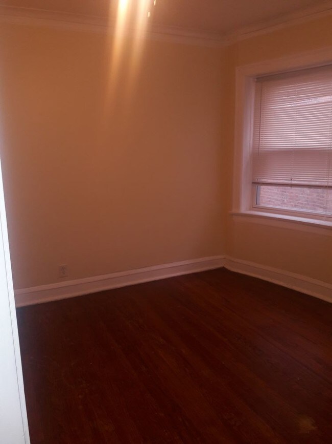 Building Photo - 7424 S Phillips Ave
