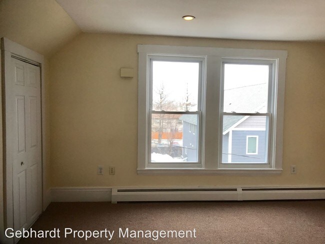 Building Photo - 12 May St