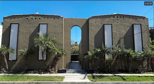 Foto del edificio - 253 S Lemon St