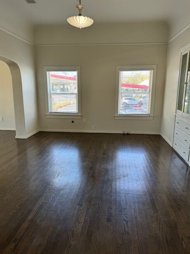 Foto del edificio - Remodeled 2bed/2bath HOME IN MIDTOWN! CENT...