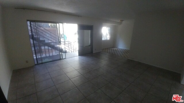 Foto del edificio - 4106 Rosewood Ave