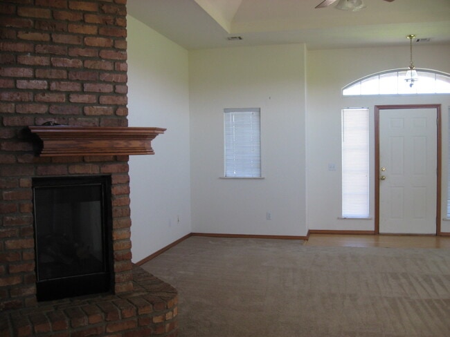 Building Photo - 2215 N Manning St
