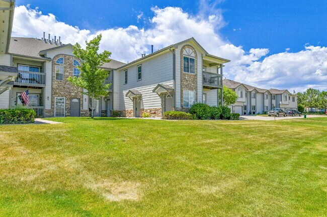 Foto del edificio - $2,250 - 2 Bed, 2 Bath Updated Townhome in...