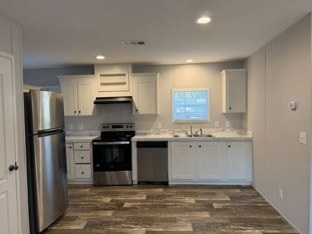 Building Photo - 1400 Banana Rd