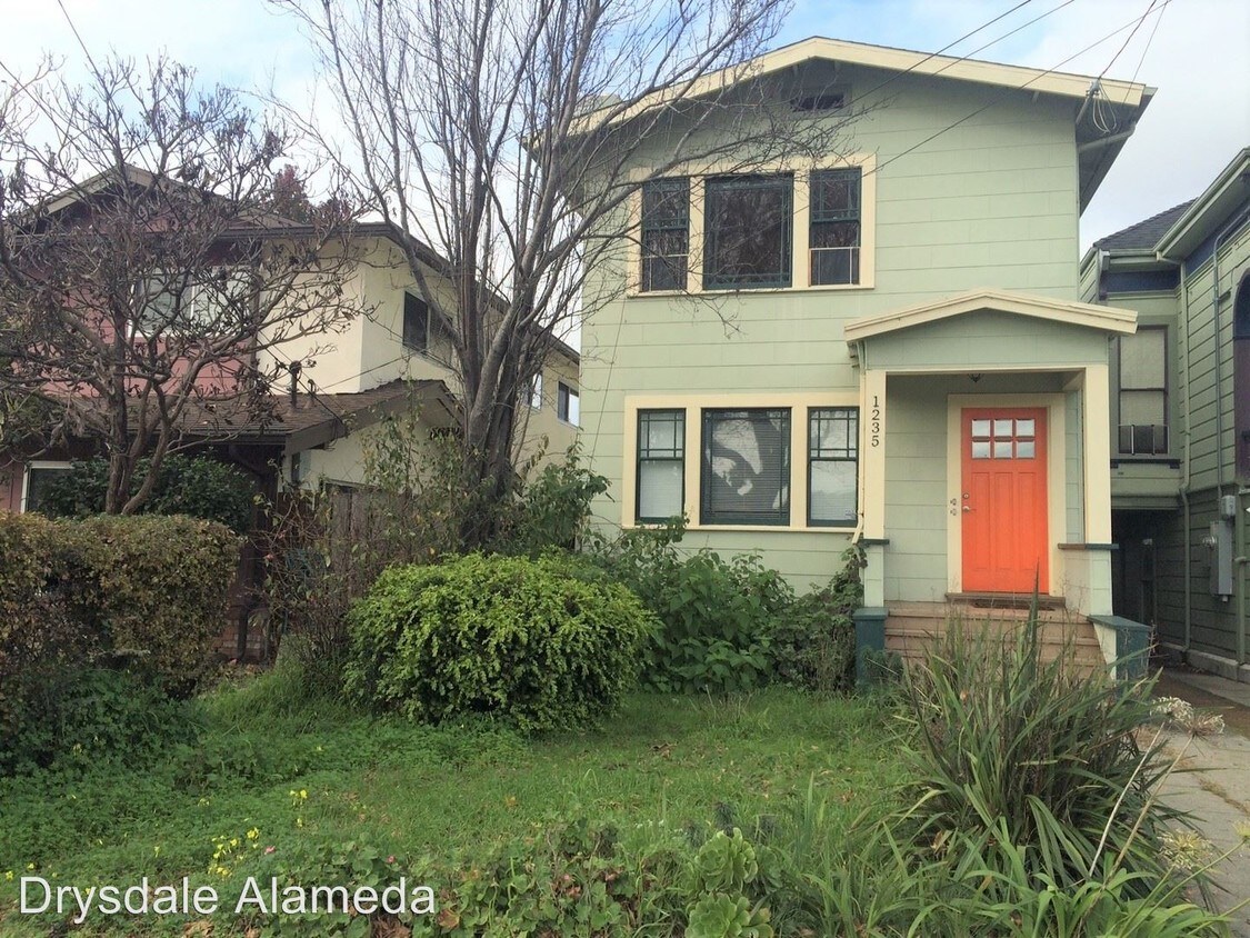 Primary Photo - 1235 Broadway