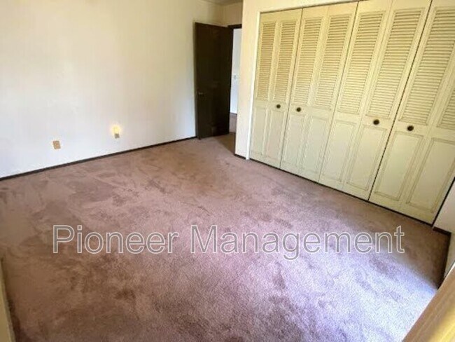 Foto del edificio - 851 NE Johnson St