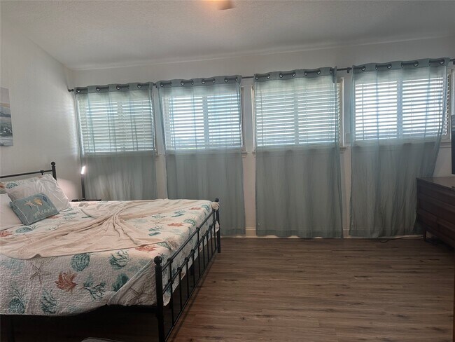 Foto del edificio - 7041 Kingston Cove Ln