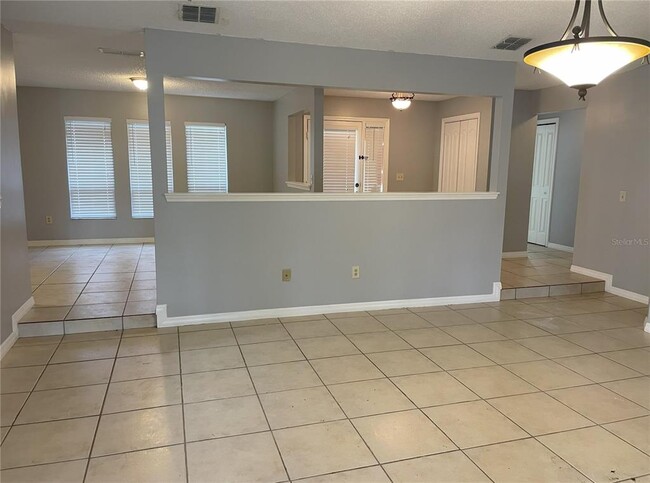 Building Photo - 8670 Larwin Ln