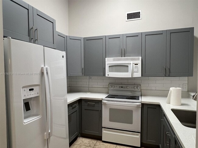 Building Photo - 451 Springdale Cir