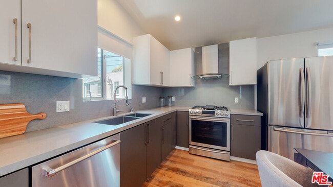 Foto del edificio - 547 N W Knoll Dr