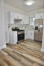 Building Photo - 801 Albany Ave